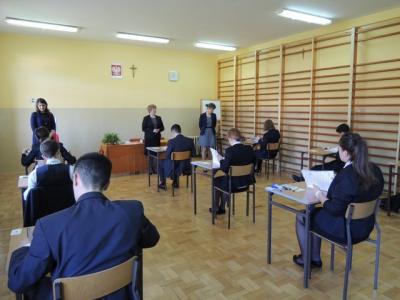 Egzamin gimnazjalny 2015_12 (Kopiowanie).JPG